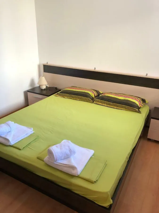 Guest Apartments Salena Σάνι Μπιτς 2*,